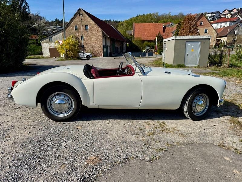 Second-hand MG MGA 72 CP (52 kW) 1959 Alb Cabrio