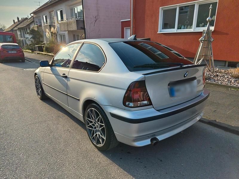 Gebraucht BMW 316 116 PS (85 kW) 2002 Silber Coupé