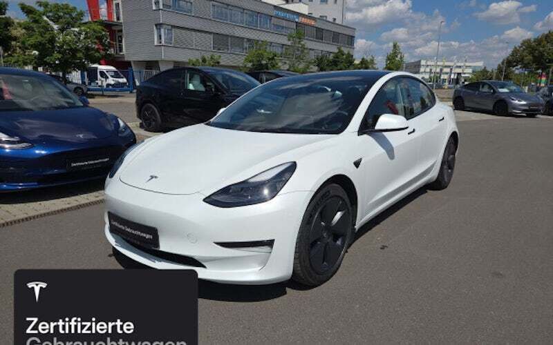 Weiß Gebraucht 2021 Tesla Model 3 Long Range Limousine | 28.200 € (Etwas zu teuer) - Bild 1/4