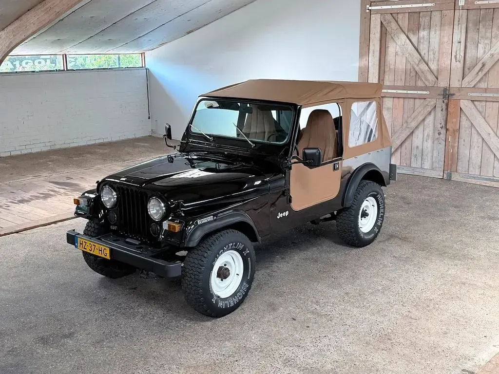 Gebraucht Jeep CJ 88 PS (64 kW) 1982 Schwarz Cabrio