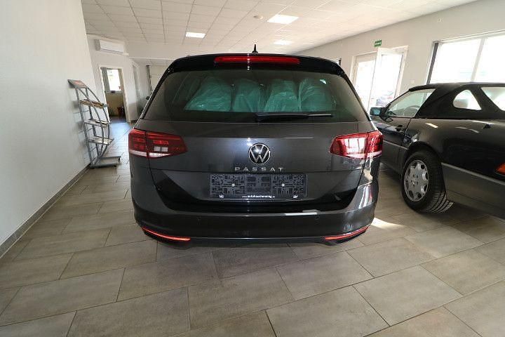 Gebraucht VW Passat Business 150 PS (110 kW) 2022 Grau Kombi