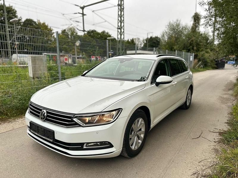 Weiß Gebraucht 2019 VW Passat Limousine | 18.900 € (Fairer Preis) - Bild 1/4
