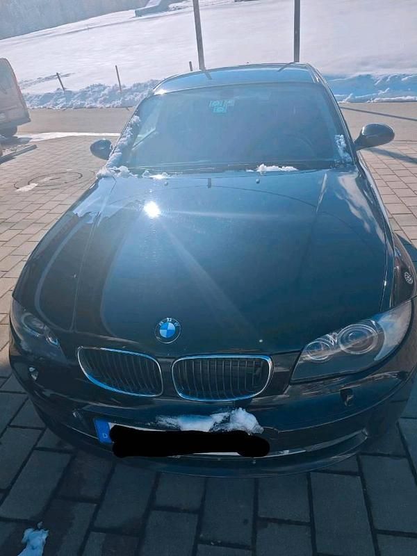Gebraucht BMW 118 143 PS (105 kW) 2008 Schwarz Kleinwagen