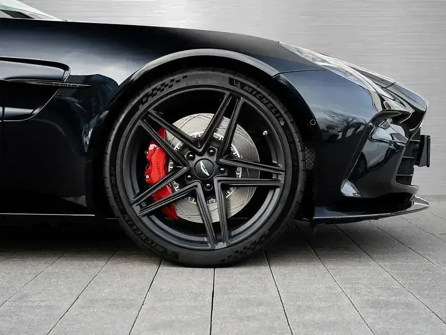Neu Aston Martin Vantage 665 PS (489 kW) 2025 Schwarz Coupé