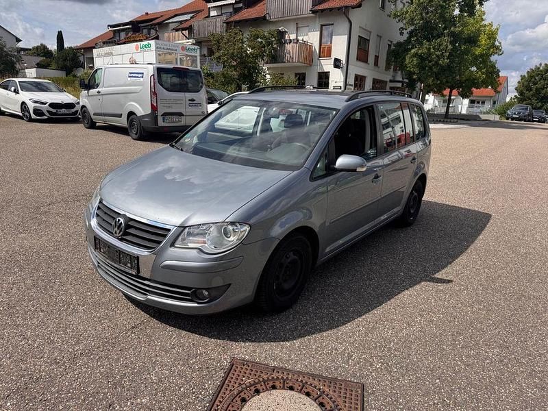 Grau Gebraucht 2007 VW Touran Trendline Van / Kleinbus | 3.300 € (Fairer Preis) - Bild 1/4