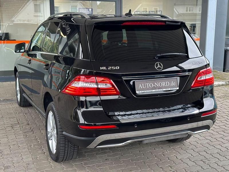 Gebraucht Mercedes ML250 204 PS (150 kW) 2012 Schwarz SUV