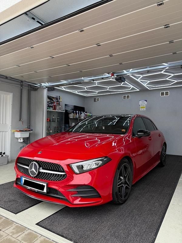 Rot Gebraucht 2018 Mercedes A200 AMG line Kleinwagen | 20.099 € (Guter Preis) - Bild 1/4