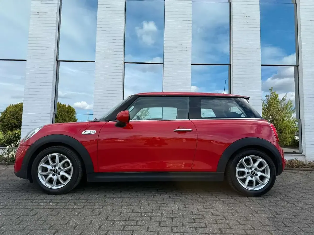Używany Mini Cooper S 192 KM (141 kW) 2019 Czerwony Hatchback