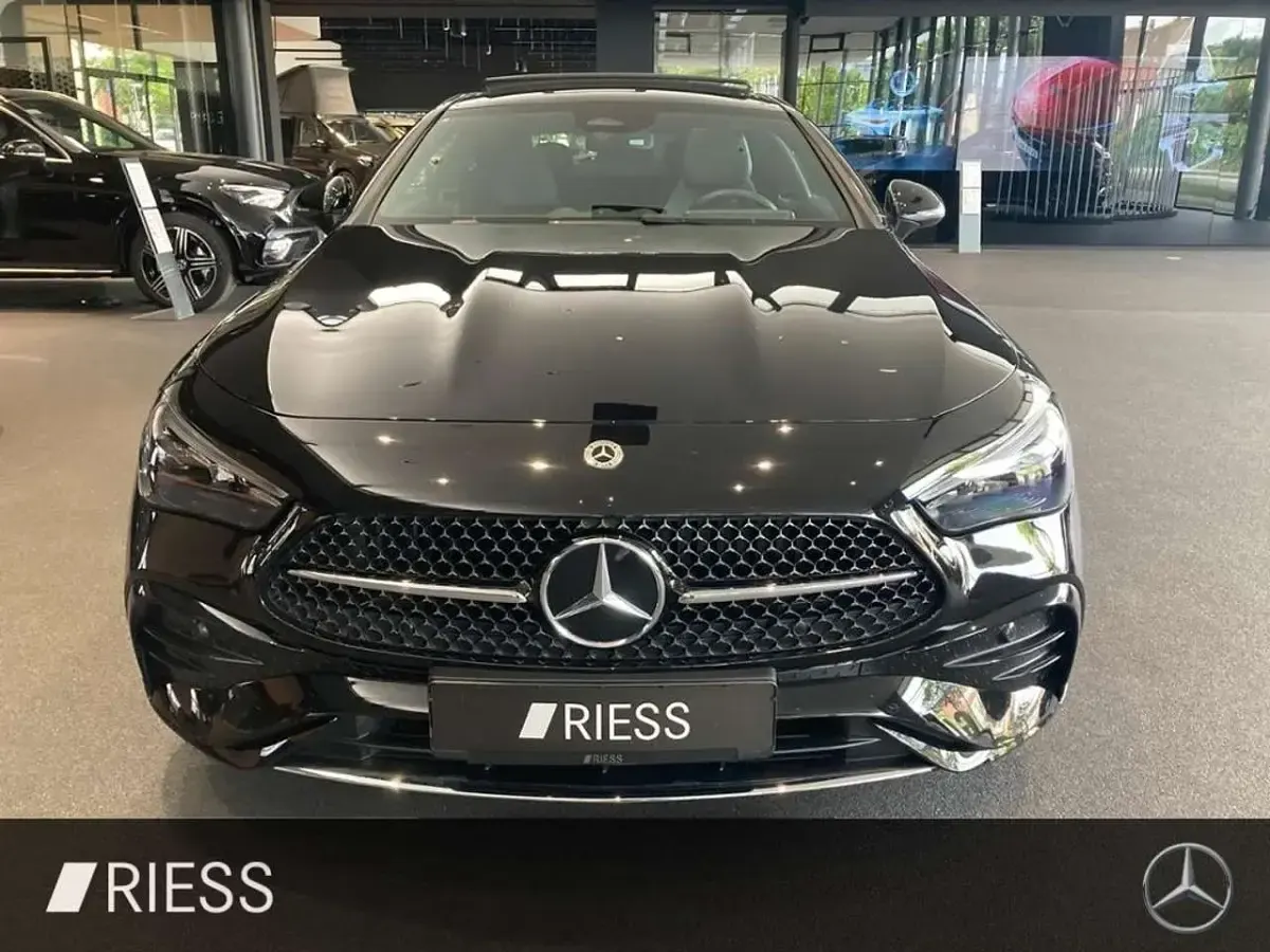 Gebraucht Mercedes CLE300 AMG 313 PS (230 kW) 2025 Metalliclack obsidianschwarz Coupé