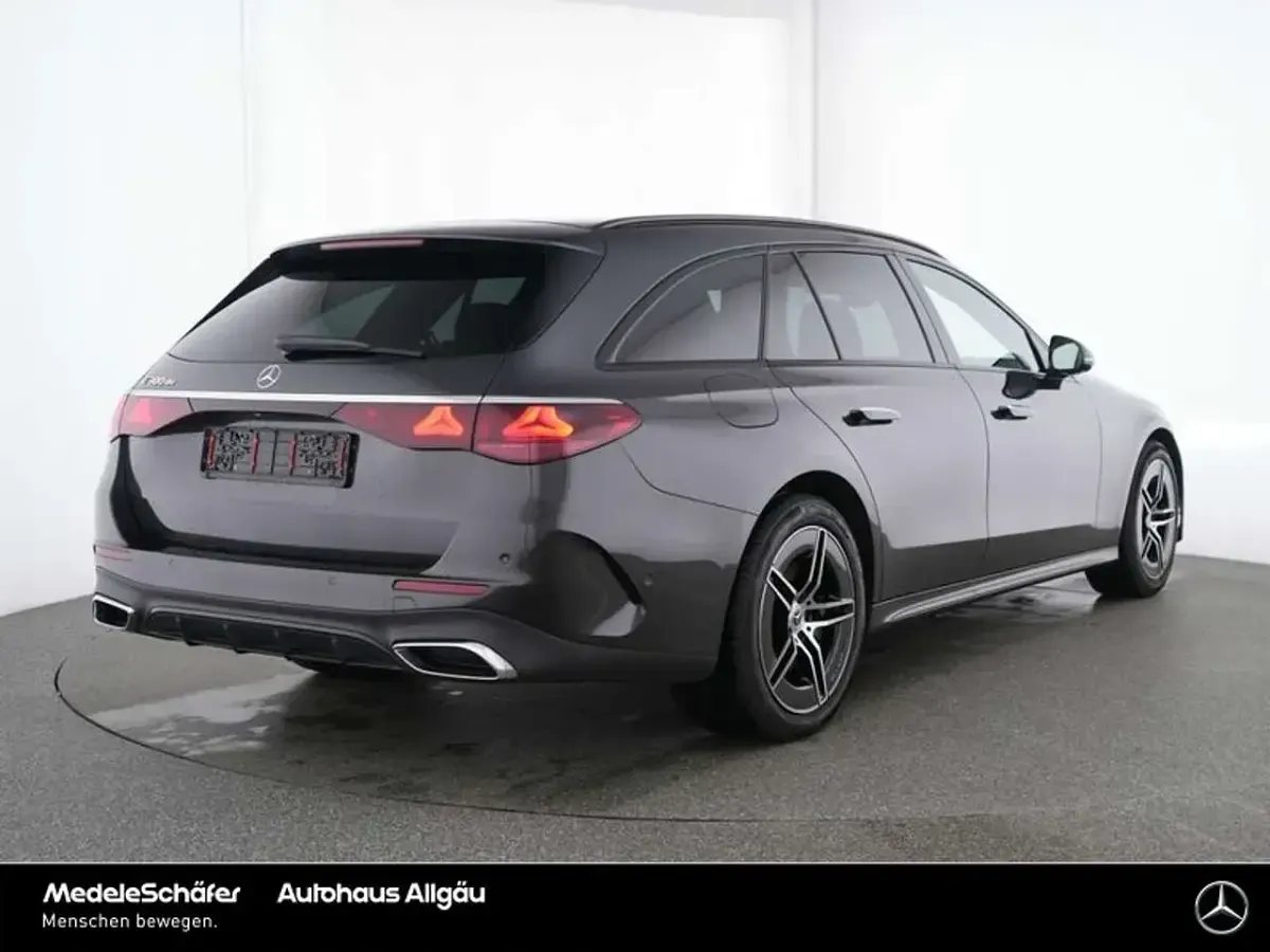 Usata Mercedes E300 Premium 313 CV (230 kW) 2024 Grigio Station wagon