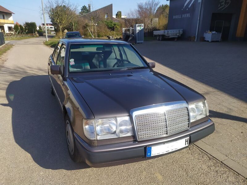 Gebraucht 1991 Mercedes 200 Limousine | 2.990 € - Bild 1/4