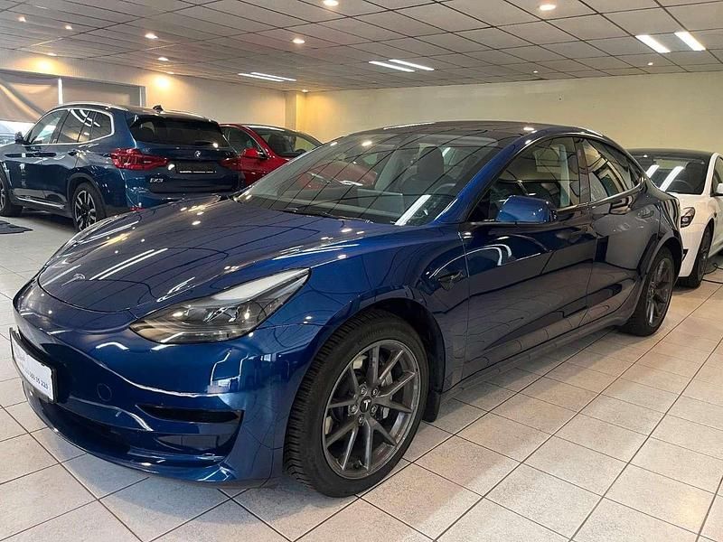 Gebraucht Tesla Model 3 208 kW (283 PS) 2022 Deep blue metallic Limousine
