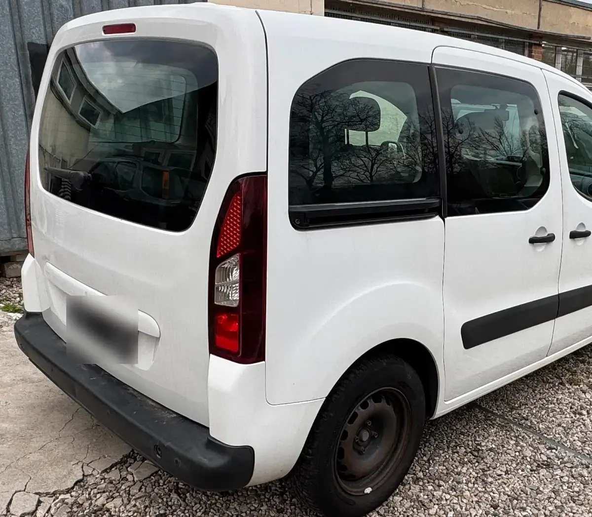 Gebraucht Peugeot Partner 98 PS (72 kW) 2013 Weiß Van / Kleinbus
