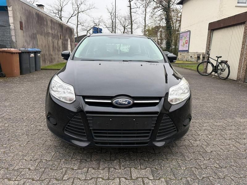 Gebraucht Ford Focus 102 PS (75 kW) 2013 Schwarz Kombi