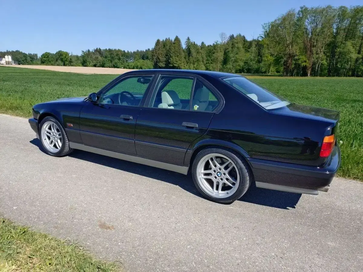 Używany BMW M5 326 KM (239 kW) 1995 Czarny Kombi