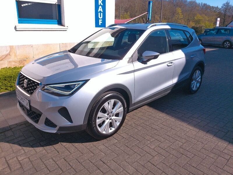 Silber Gebraucht 2022 Seat Arona Xperience SUV | 19.990 € (Fairer Preis) - Bild 1/4