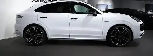 Gebraucht Porsche Cayenne E-Hybrid Coupe Platinum Edition 462 PS (339 kW) 2022 Weiß SUV