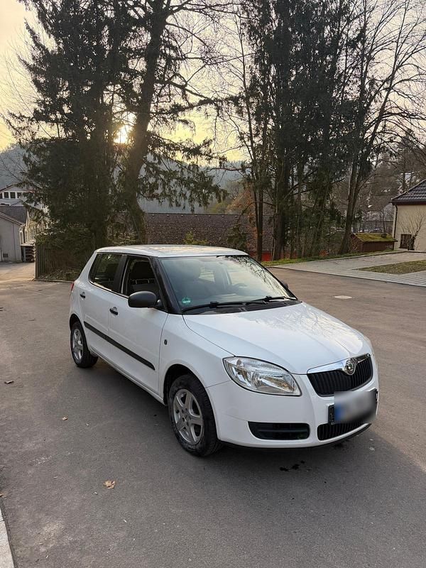 Gebraucht Skoda Fabia 70 PS (51 kW) 2009 Weiß Kleinwagen