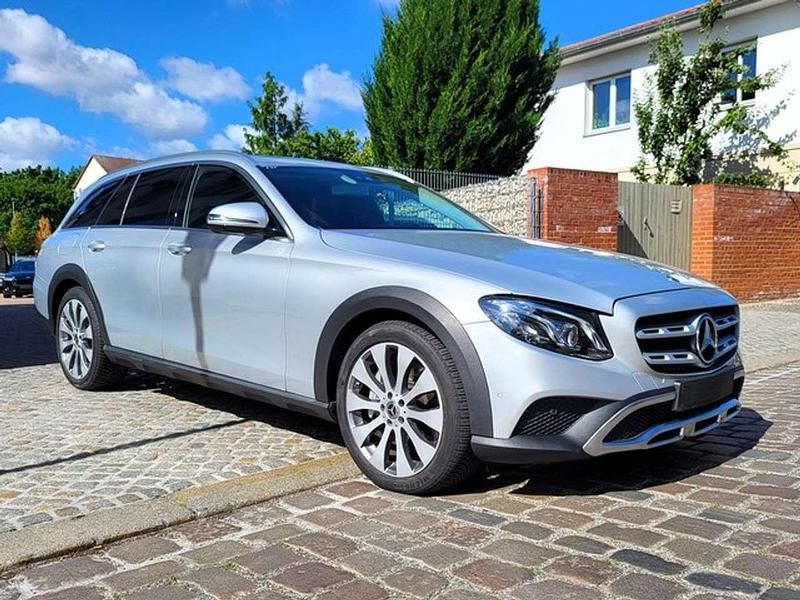 Gebraucht Mercedes E350 258 PS (189 kW) 2017 Iridium silber metalliclack Kombi