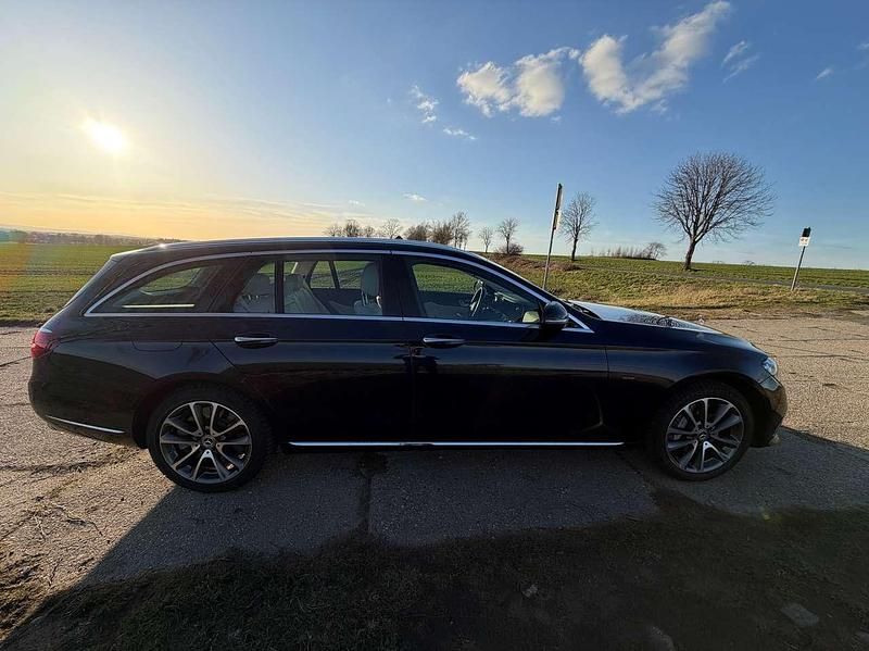 Gebraucht Mercedes E300 Exclusive 306 PS (225 kW) 2020 Blau Kombi