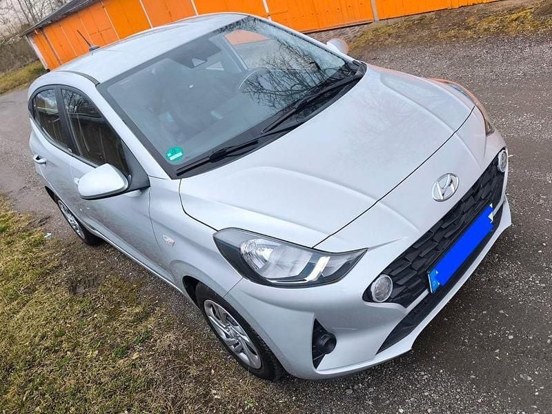 Gebraucht Hyundai i10 Select 67 PS (49 kW) 2021 Silber Kleinwagen