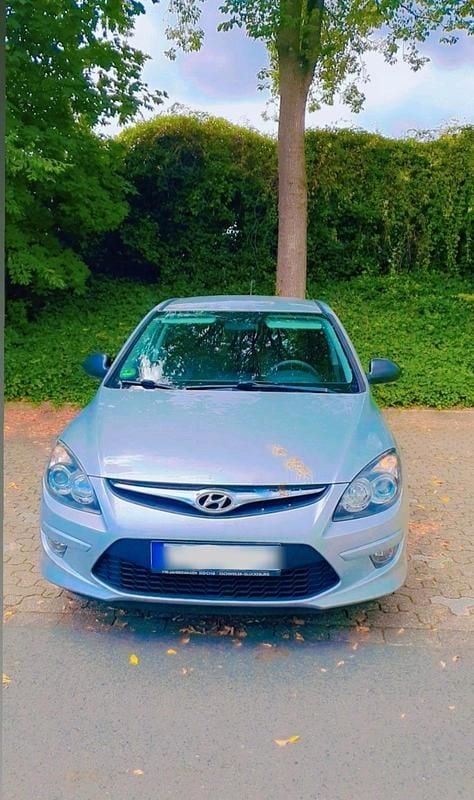 Gebraucht Hyundai i30 120 PS (88 kW) 2011 Grün Limousine