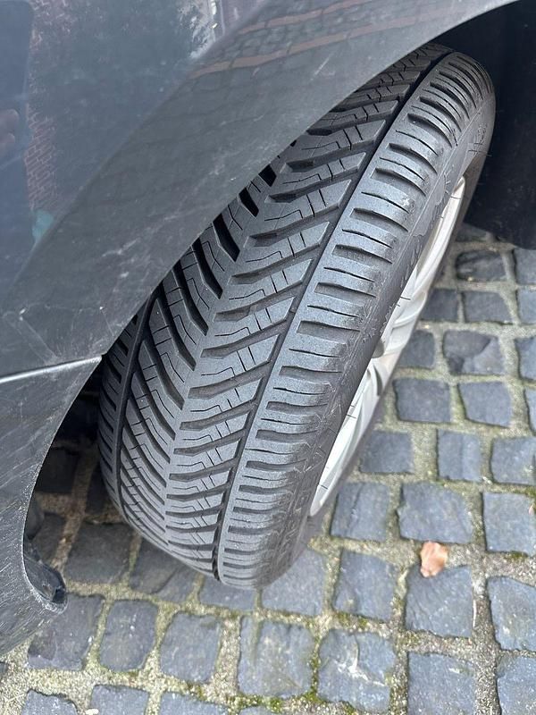 Gebraucht VW Sharan Trendline 140 PS (102 kW) 2011 Grau Van / Kleinbus