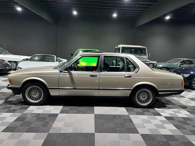 Gebraucht BMW 728 184 PS (135 kW) 1986 Gold Limousine