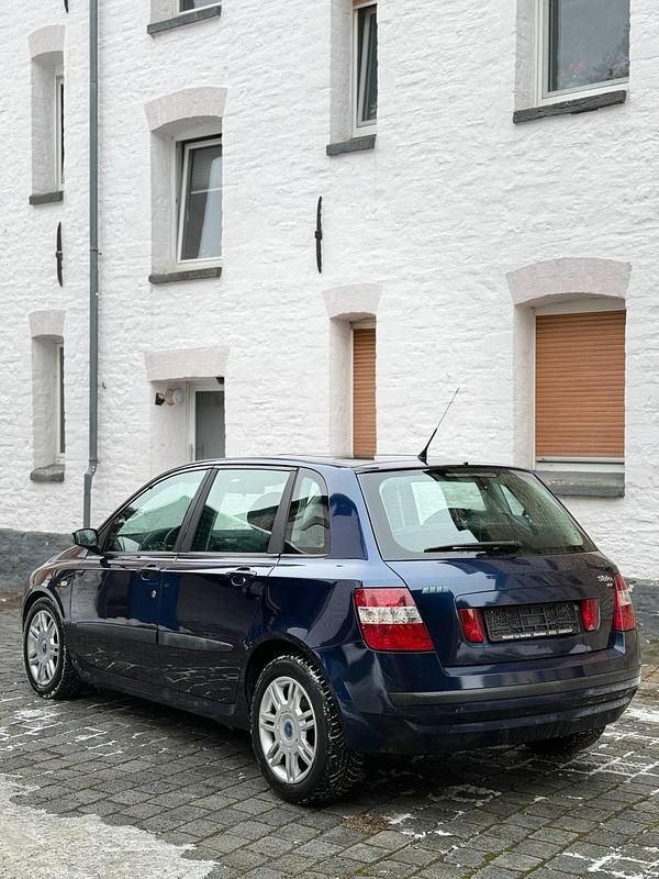 Andere farben Gebraucht 2003 Fiat Stilo Kleinwagen | 1.200 € - Bild 1/4