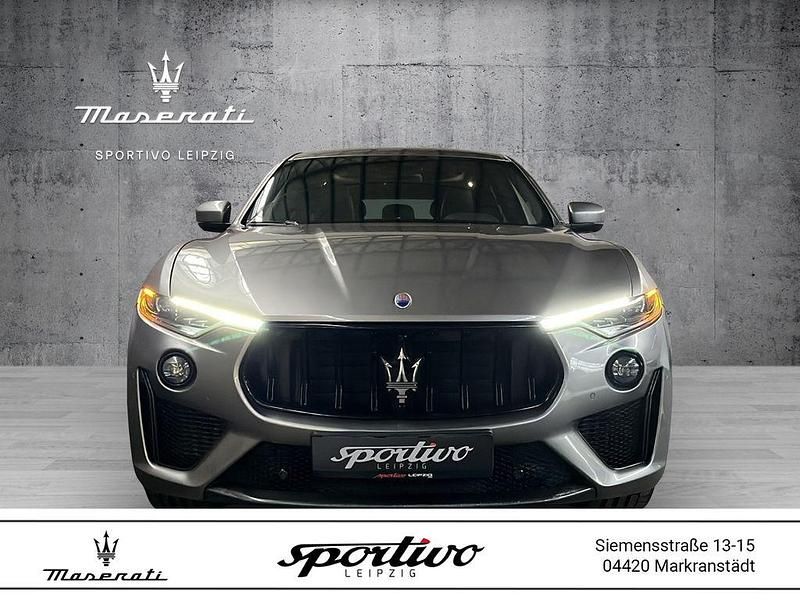 Grigio Gebraucht 2021 Maserati Levante SUV | 89.777 € (Etwas zu teuer) - Bild 1/4