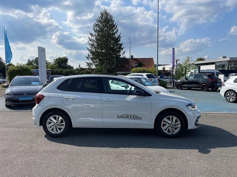 Gebraucht VW Polo Style 95 PS (69 kW) 2024 Pure white schwarz Limousine