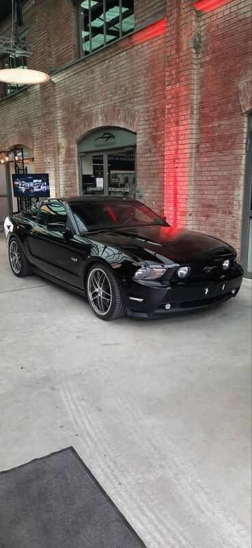 Schwarz Gebraucht 2012 Ford Mustang GT Coupé | 27.900 € - Bild 1/4