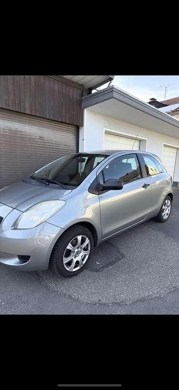 Gebraucht Toyota Yaris Cool 69 PS (50 kW) 2006 Grau Kleinwagen