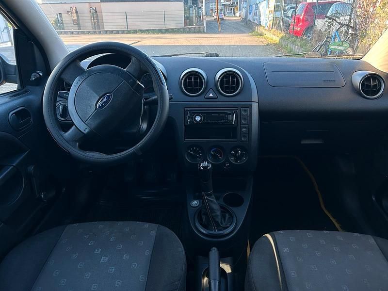 Gebraucht Ford Fiesta 69 PS (50 kW) 2005 Schwarz Kleinwagen