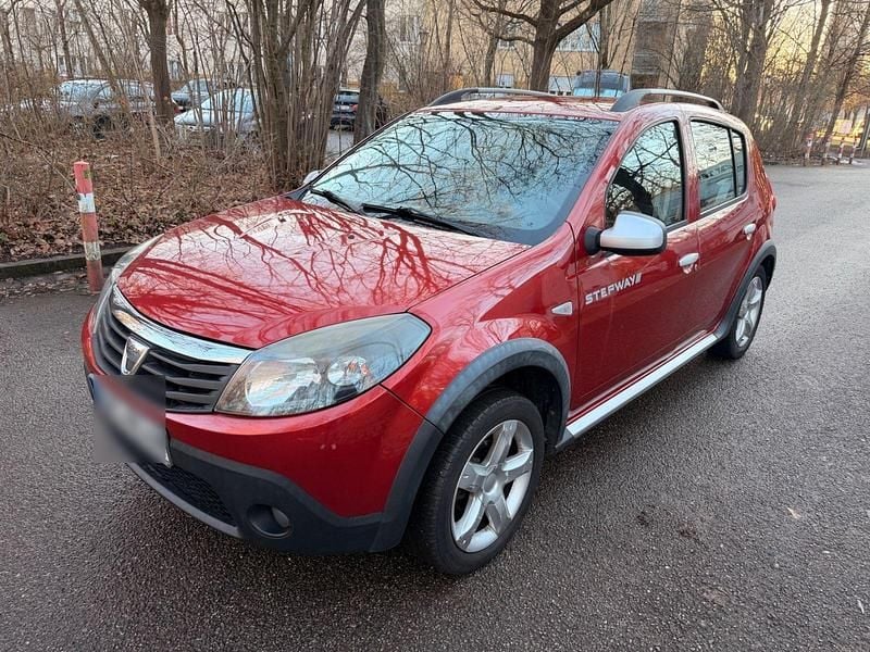 Rot Gebraucht 2012 Dacia Sandero Stepway Limousine | 2.150 € (Fairer Preis) - Bild 1/4