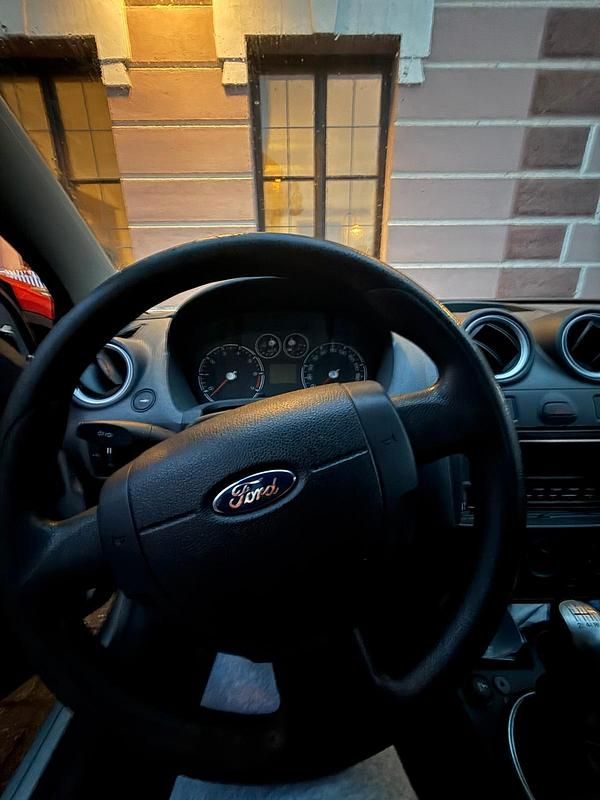 Gebraucht Ford Fiesta 60 PS (44 kW) 2007 Grau Kleinwagen