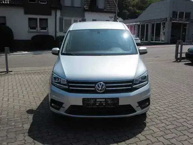 Gebraucht VW Caddy Maxi Comfortline 150 PS (110 kW) 2018 Silber Van / Kleinbus