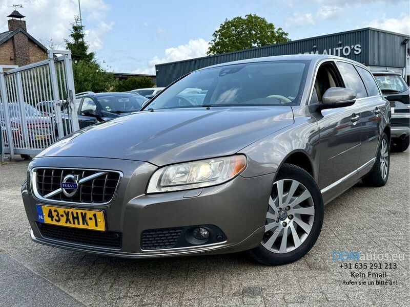 Grau Gebraucht 2012 Volvo V70 Summum Kombi | 4.900 € (Superpreis) - Bild 1/4