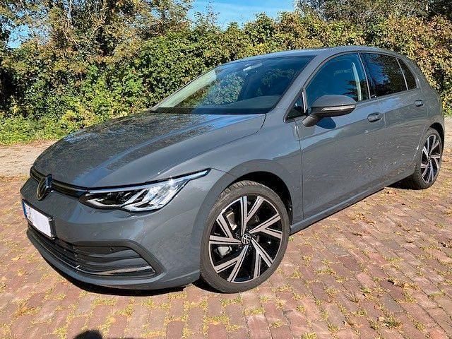 Gebraucht VW Golf VIII Move 131 PS (96 kW) 2024 Grau Limousine