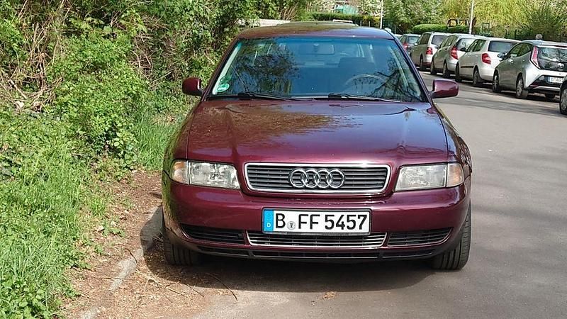 Gebraucht Audi A4 125 PS (91 kW) 1997 Rot Limousine