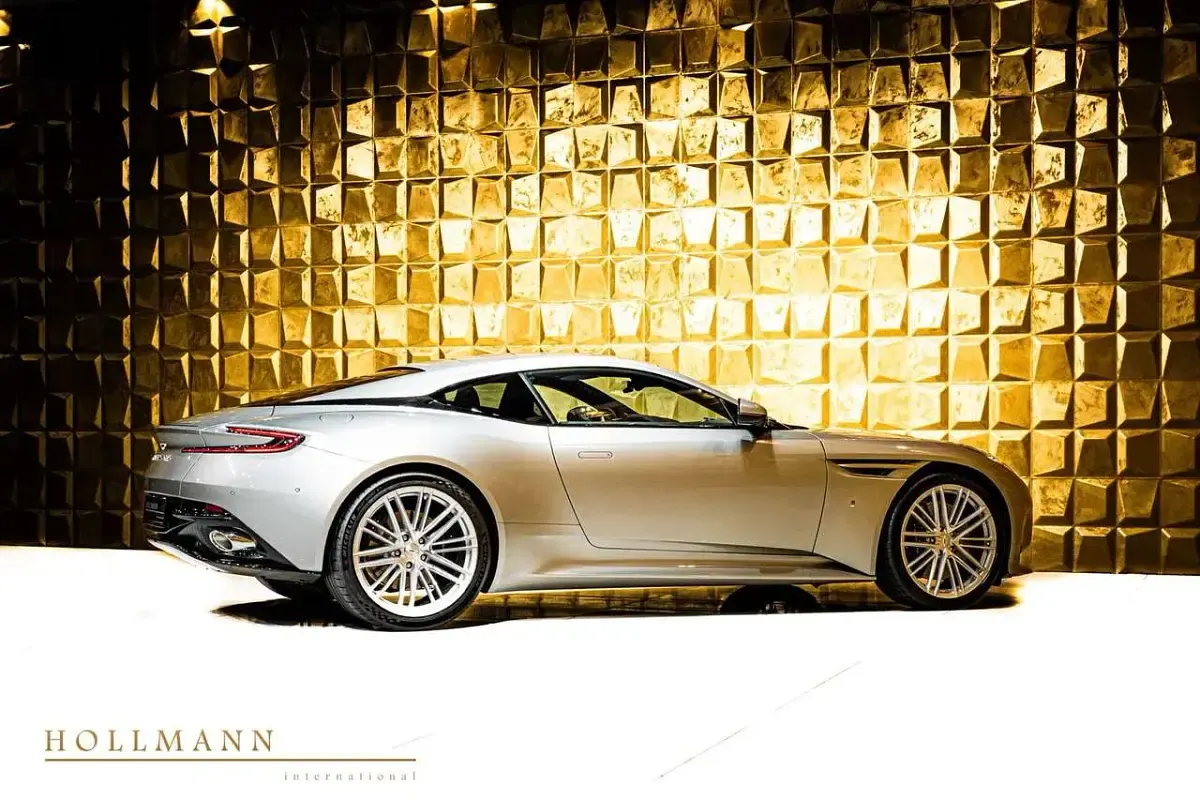 Neu Aston Martin DB12 680 PS (500 kW) 2026 Silver birch provenance Coupé