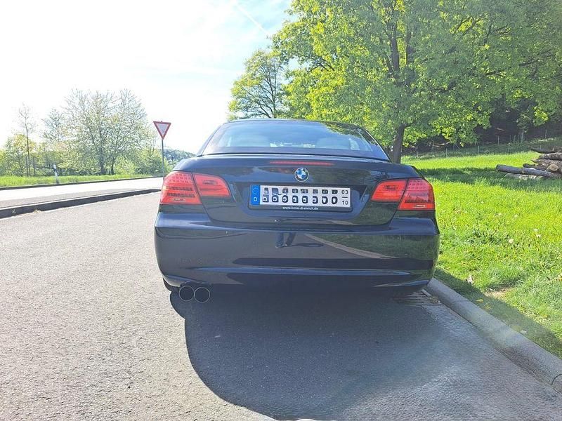 Gebraucht BMW 325 Cabriolet Performance 218 PS (160 kW) 2011 Schwarz Cabrio