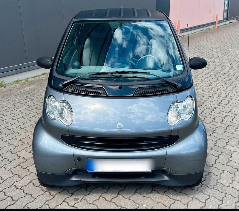 Grau Gebraucht 2006 Smart ForTwo Coupé Kleinwagen | 2.200 € - Bild 1/4