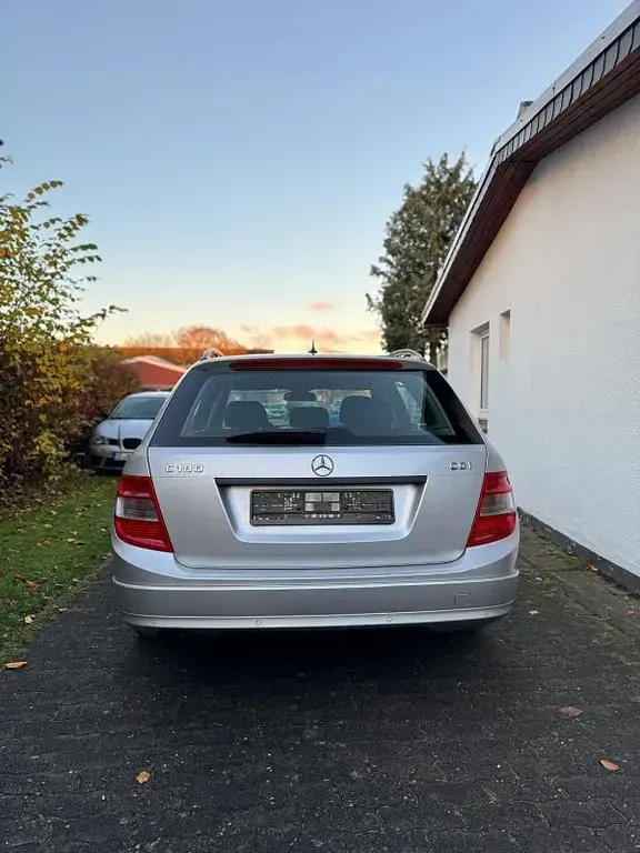 Gebraucht Mercedes C180 156 PS (114 kW) 2010 Grau Limousine