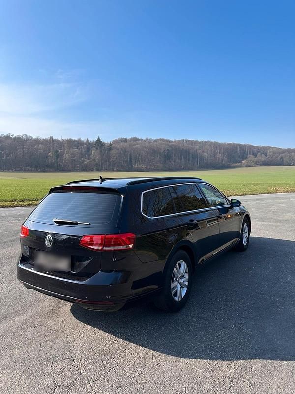 Gebraucht VW Passat R 150 PS (110 kW) 2016 Schwarz Kombi