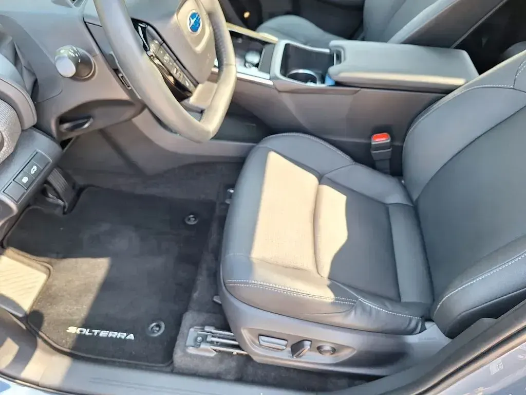 Gebraucht Subaru Solterra Platinum 160 kW (218 PS) 2025 Black/harb. mist gray b90 SUV