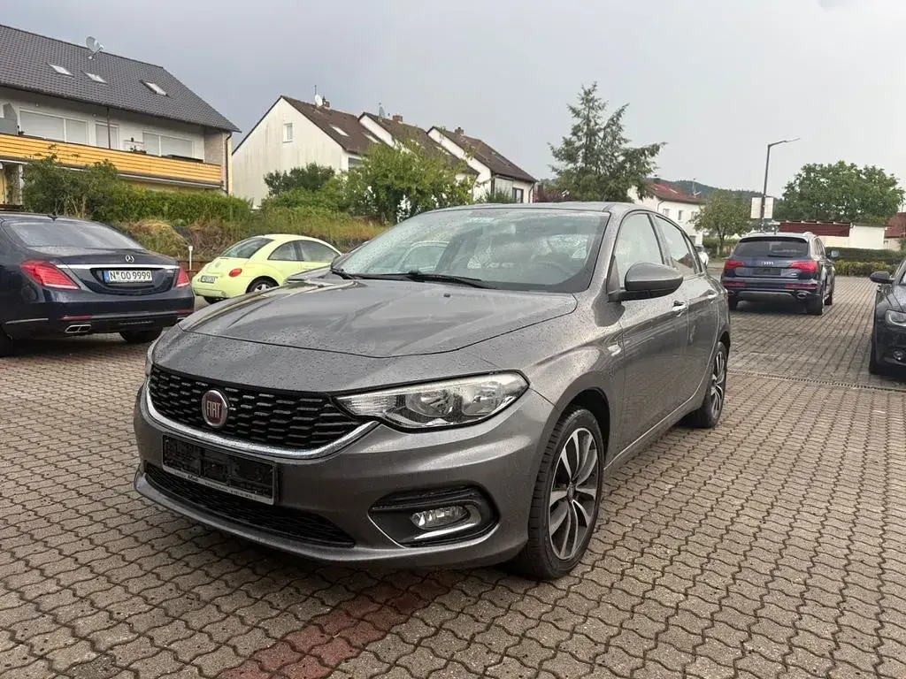 Gebraucht Fiat Tipo Lounge 120 PS (88 kW) 2017 Grau Limousine