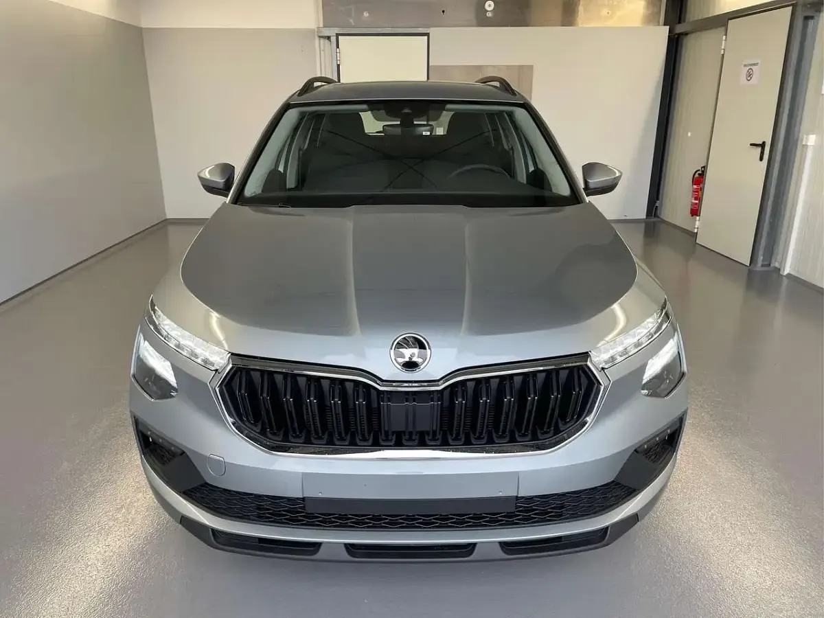 Neu Skoda Kamiq 116 PS (85 kW) 2026 [b3b3] smokey diamond... SUV