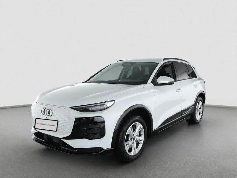 Gebraucht Audi Q6 e-tron Ambiente 185 kW (252 PS) 2025 Gletscherweiß SUV