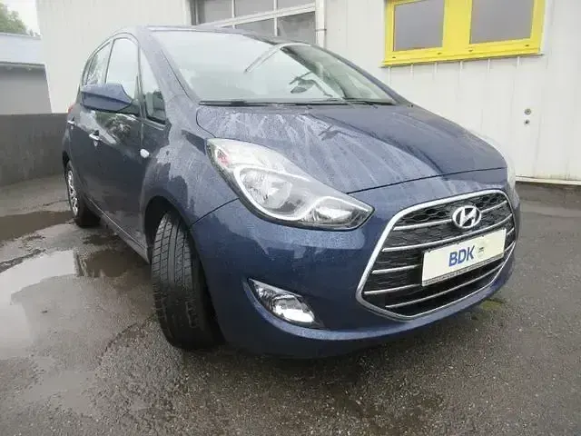Gebraucht Hyundai ix20 125 PS (91 kW) 2019 Blau Kleinwagen